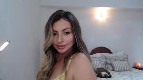 Snapshot of auribelle chatting on November 2025 05:34:02 PM Auri Belle online show from November 2025 05:34:02 PM