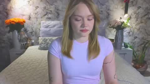 Snapshot of aurora_golden chatting on February 2026 03:08:02 PM Kate online show from February 2026 03:08:02 PM