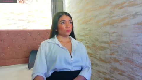 Aurora online show from September 2025 03:43:01 AM