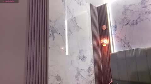 Aurora online show from October 2025 04:26:01 AM