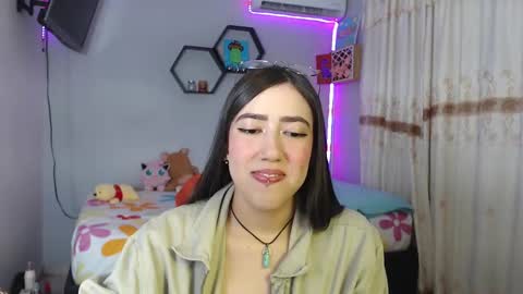 Snapshot of aurora_shy_ chatting on February 2025 12:05:02 AM Aurora online show from February 2025 12:05:02 AM