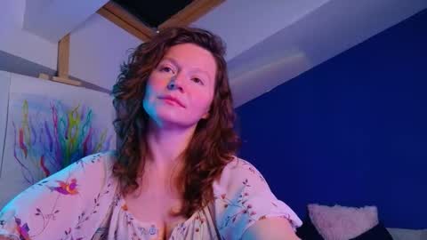 auroraborealis__ online show from December 2025 08:49:02 PM