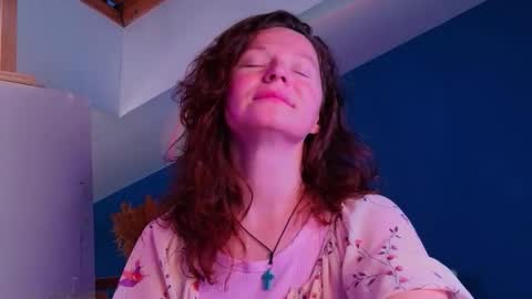 auroraborealis__ online show from December 2025 06:20:02 AM