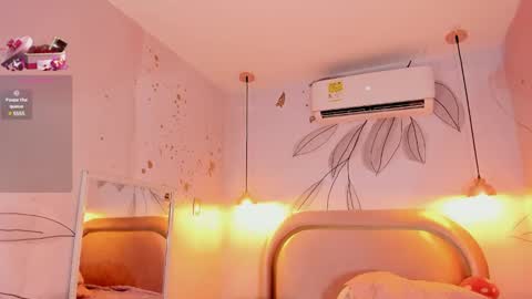 Aurora online show from March 2025 10:39:02 PM