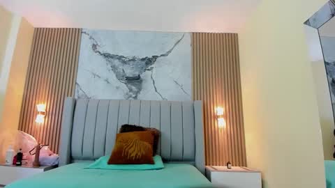 auroramartin2 online show from October 2025 07:43:01 PM