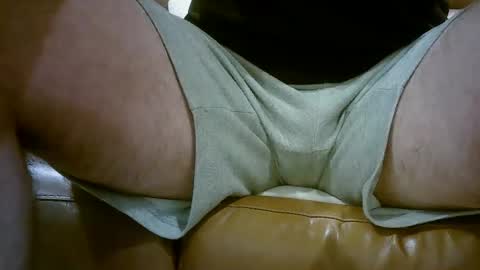 Snapshot of aussie5892 chatting on January 2025 10:09:02 AM Justin online show from January 2025 10:09:02 AM