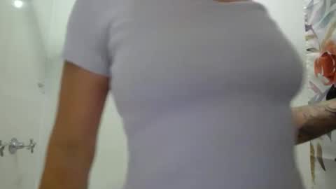 Snapshot of aussielovingxxx chatting on December 2024 11:02:01 AM Milf4u online show from December 2024 11:02:01 AM