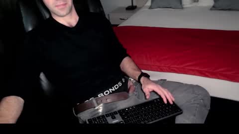 australopithas online show from November 2025 12:14:02 PM