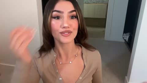 Ava  online show from February 2026 10:53:01 PM