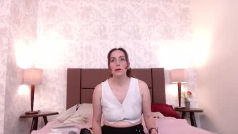 Ava  online show from February 2026 07:09:01 PM