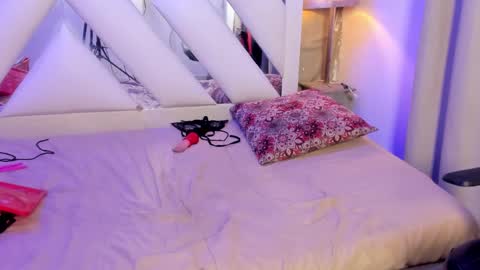 Snapshot of ava_wilde chatting on November 2025 08:08:01 PM Ava Wilde online show from November 2025 08:08:01 PM