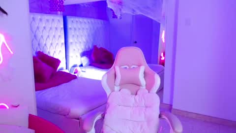 AVA online show from October 2025 03:15:02 AM