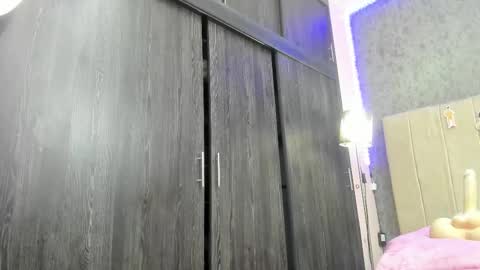 AVA online show from December 2025 02:08:02 AM