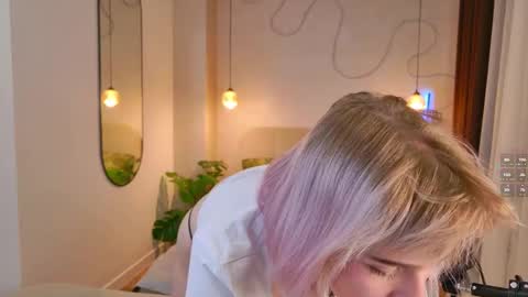 avabloom_ online show from November 2025 09:25:02 PM