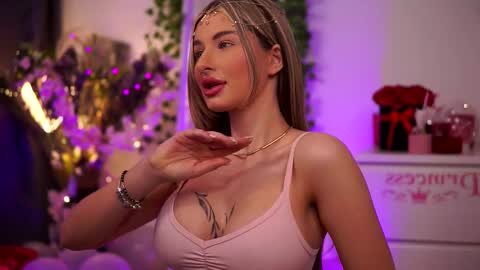 Carina online show from February 2025 01:04:02 AM