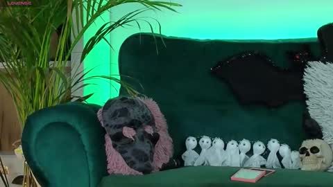 Snapshot of averywillow chatting on October 2025 04:49:02 AM AveryWillow online show from October 2025 04:49:02 AM