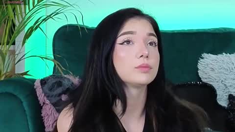 Snapshot of averywillow chatting on November 2025 08:04:02 AM AveryWillow online show from November 2025 08:04:02 AM