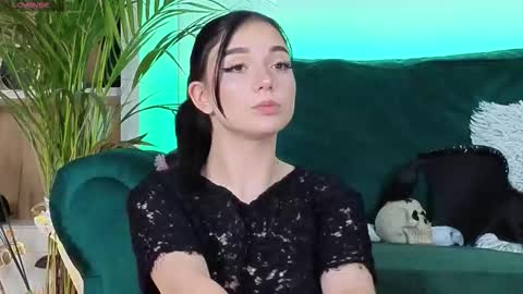 Snapshot of averywillow chatting on November 2025 10:47:01 AM AveryWillow online show from November 2025 10:47:01 AM