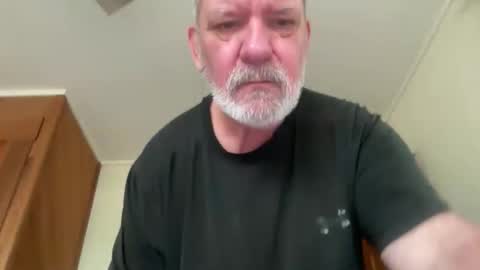 Snapshot of avgdiver chatting on April 2026 03:06:01 PM avgdiver online show from April 2026 03:06:01 PM