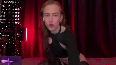 avril_pearly_ online show from January 2026 11:36:01 AM