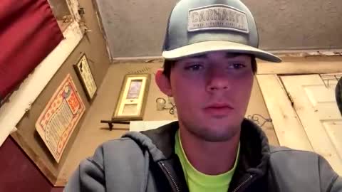 Snapshot of avrilparamoree chatting on November 2025 06:01:01 AM Herjobistables online show from November 2025 06:01:01 AM