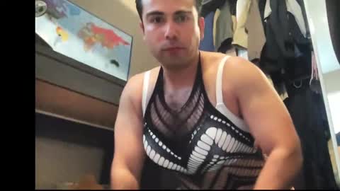 Snapshot of axel101101 chatting on December 2024 05:52:01 PM Axel Palacios online show from December 2024 05:52:01 PM