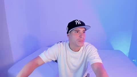 axel__fierro online show from April 2026 08:21:01 PM