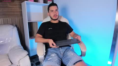 Snapshot of axel_grey_ chatting on October 2025 12:14:02 PM axel_grey_ online show from October 2025 12:14:02 PM
