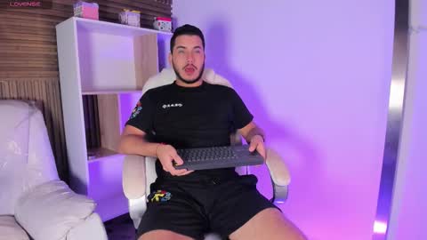 Snapshot of axel_grey_ chatting on October 2025 12:28:02 PM axel_grey_ online show from October 2025 12:28:02 PM