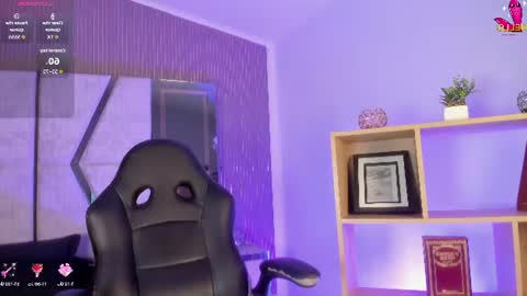 Snapshot of axel_grey_ chatting on June 2026 12:50:02 PM axel_grey_ online show from June 2026 12:50:02 PM