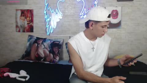 axel_milo_and_kairo online show from November 2025 08:19:02 PM