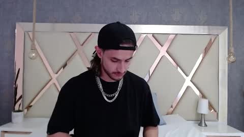 Axel  online show from May 2026 02:52:02 AM