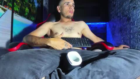 Axell Cross2 online show from April 2026 01:54:01 AM