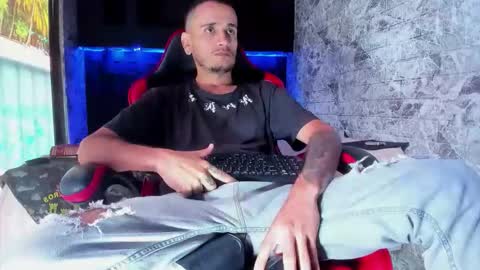 Axell Cross2 online show from April 2026 01:25:02 PM