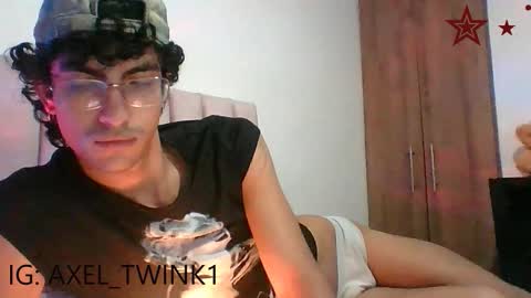 Snapshot of axellatino_ chatting on December 2025 05:12:02 AM Axel online show from December 2025 05:12:02 AM