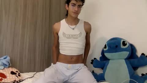 Snapshot of axellatino_ chatting on February 2026 11:01:01 PM Axel online show from February 2026 11:01:01 PM