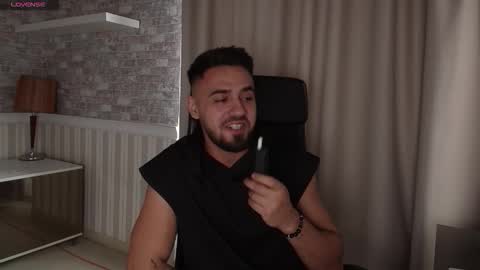AxelWaylon online show from October 2025 11:33:02 AM