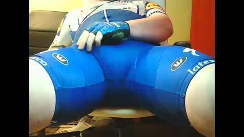 Snapshot of axversahot chatting on February 2026 05:42:02 PM axversahot online show from February 2026 05:42:02 PM