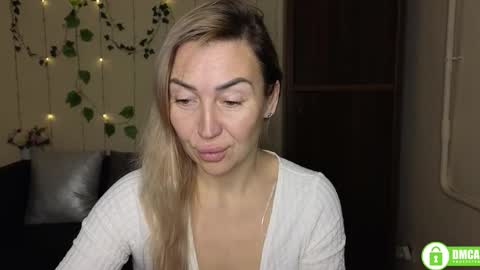 Snapshot of ay_kiss_jully chatting on December 2025 06:23:01 PM Jully online show from December 2025 06:23:01 PM