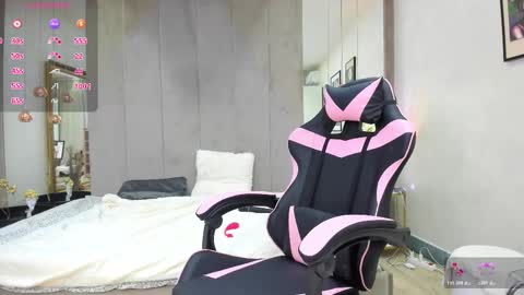 Snapshot of ayaye_ chatting on November 2025 07:59:02 PM SundyRose online show from November 2025 07:59:02 PM