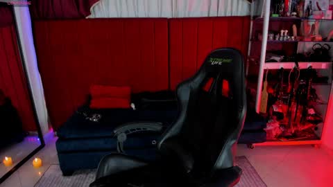 danna online show from April 2026 06:02:02 PM
