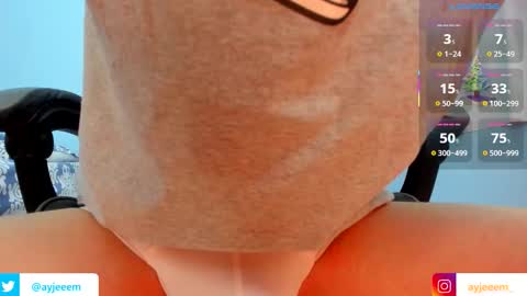 Snapshot of ayjeeem chatting on December 2025 12:24:02 PM Andr online show from December 2025 12:24:02 PM