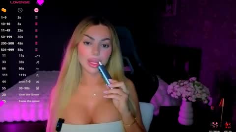  Ayla Demir  online show from April 2026 08:44:01 PM