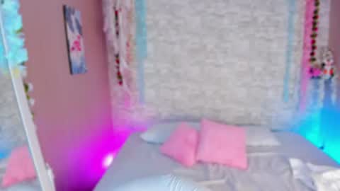Snapshot of ayla_lux chatting on July 2026 04:27:02 AM Ayla online show from July 2026 04:27:02 AM