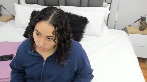 Snapshot of ayla_martinez chatting on February 2025 01:52:02 AM Ayla online show from February 2025 01:52:02 AM