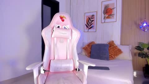 Snapshot of ayleen_dunkann chatting on November 2025 01:25:02 PM Ayleen online show from November 2025 01:25:02 PM