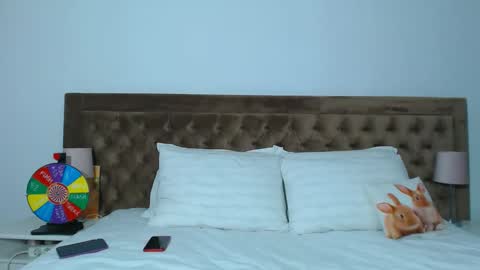 Aylin online show from October 2025 02:33:01 AM