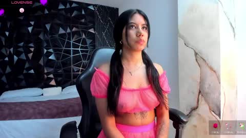 aylinlove_ online show from June 2026 12:19:01 PM