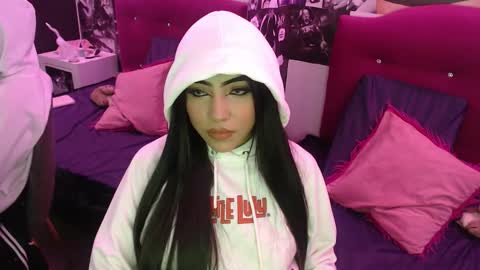 Aysel online show from November 2025 11:37:01 PM