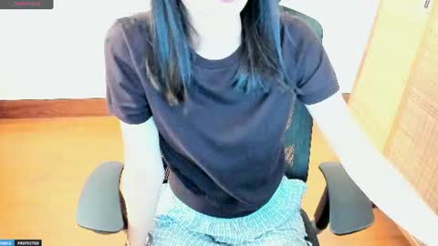 Snapshot of ayumianzu chatting on June 2026 01:11:01 PM anzu online show from June 2026 01:11:01 PM